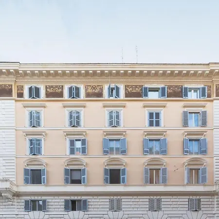 Apartment Colosseum Holidays - Three-bedroom