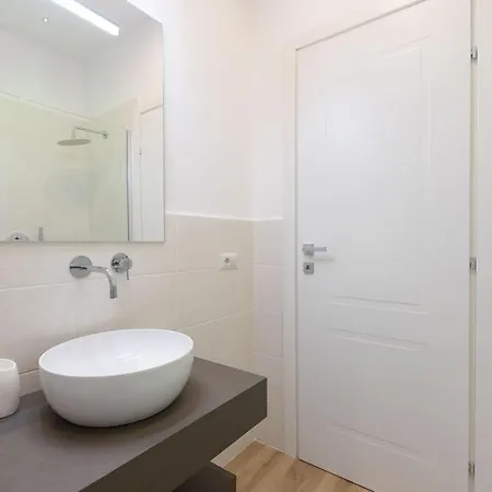 Colosseum Holidays - Three-bedroom * Rome