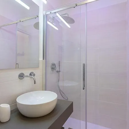 Apartment Colosseum Holidays - Three-bedroom