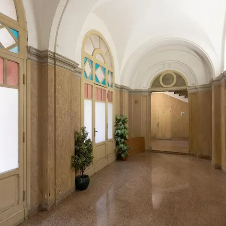 Colosseum Holidays - Three-bedroom Apartment *