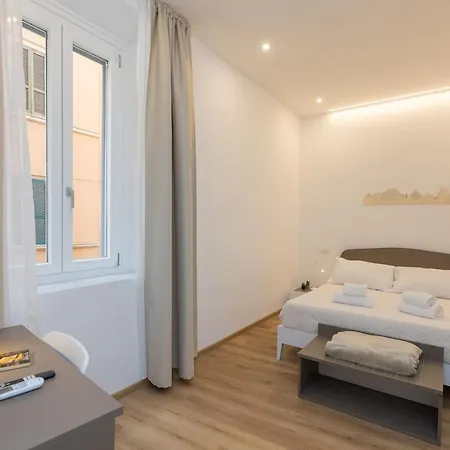 Apartment Colosseum Holidays - Three-bedroom Rome