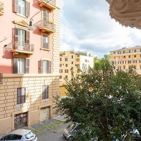 Apartment Colosseum Holidays - Three-bedroom