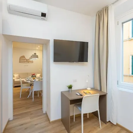 Apartment Colosseum Holidays - Three-bedroom Rome