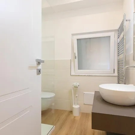 Colosseum Holidays - Three-bedroom *