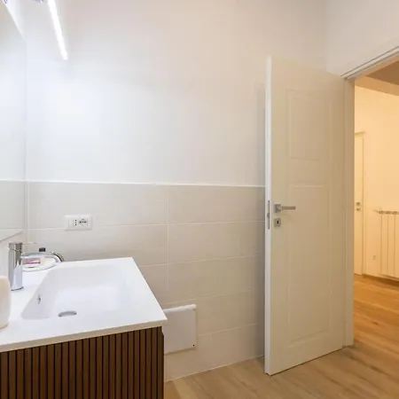 Apartment Colosseum Holidays - Three-bedroom