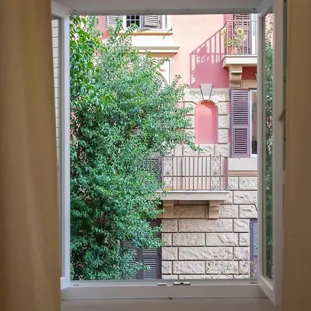 Colosseum Holidays - Three-bedroom