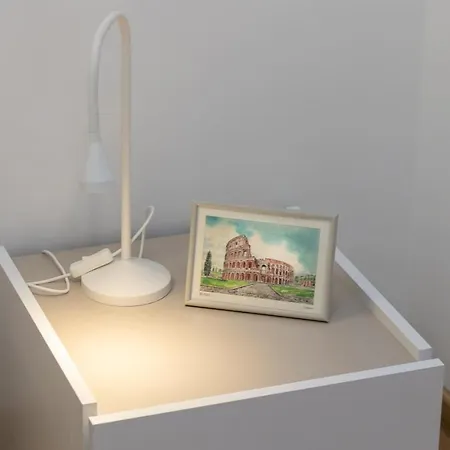 Colosseum Holidays - Three-bedroom Apartment Rome