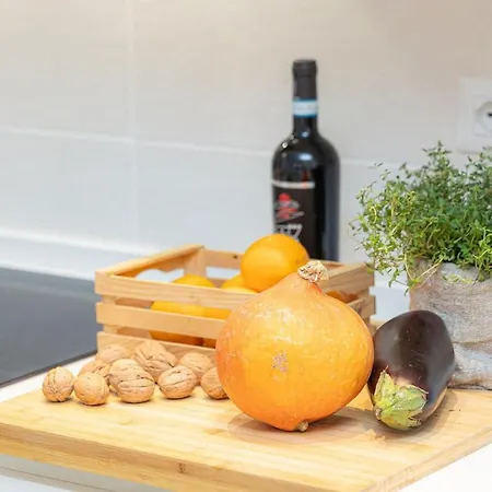 Colosseum Holidays - Three-bedroom * Rome