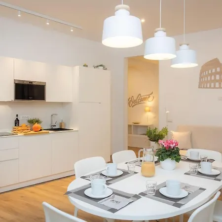 Colosseum Holidays - Three-bedroom *